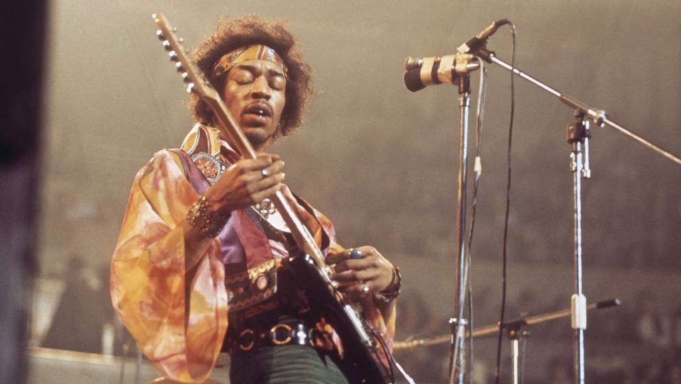 images/jimi-hendrix-at-woodstock